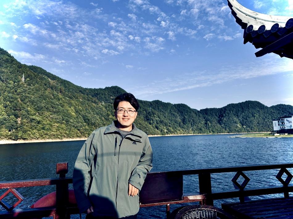 舒小伟.jpg